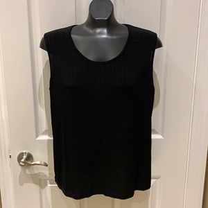 Women’s New Tan Jay petites black short sleeve top